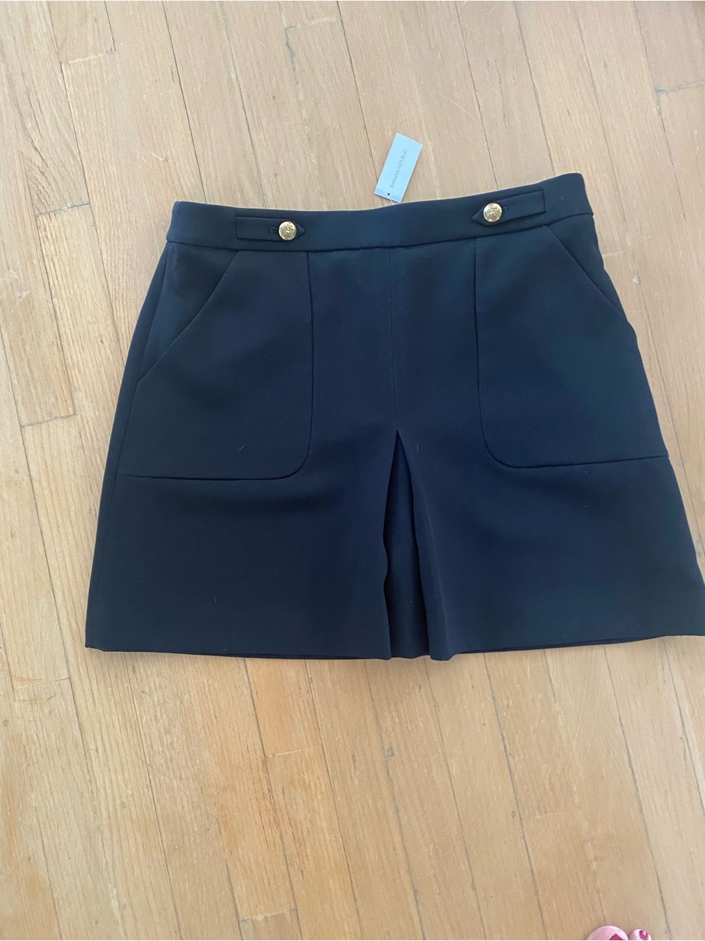 Banana Republic Black A-Line Mini Skirt Size 8 NWT Gold Buttons Chic